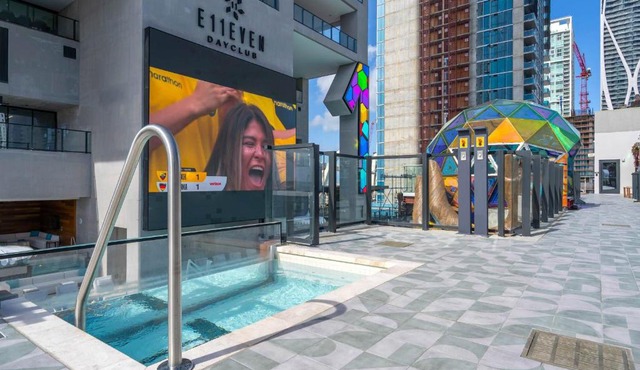 Miami Pulse With Resort Amenities