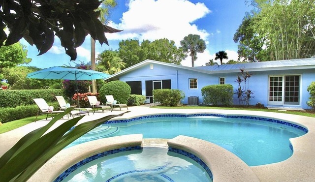 Minutes to Beach/Downtown Stuart with Pool & Hot Tub