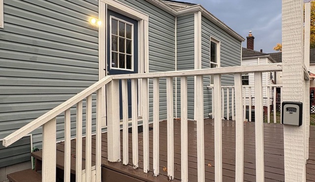 Modern 2BR/2BA Home Near Airport & Downtown – Sleeps 6