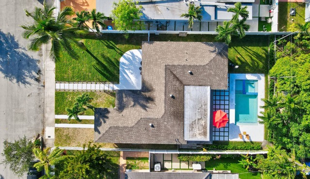 Modern 4BR Miami villa w/pool on a secluded island