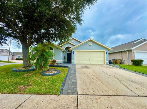 Modern 4BR2BA with pool in gated community