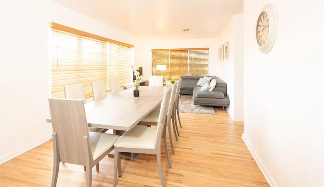 Modern 5 Bedroom Miami Home 15 Min to the Beach