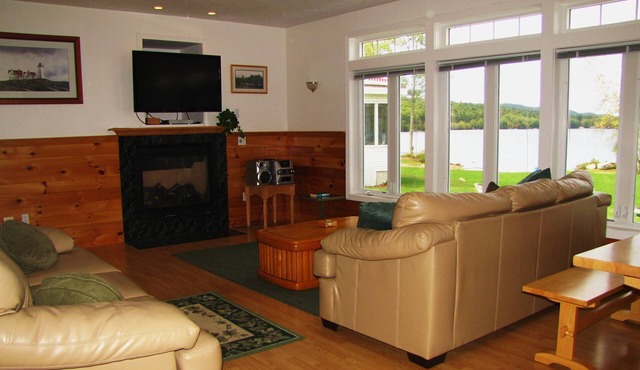 Modern Lakefront 4 Bdrm, 3 Bath, Home Close To Meredith Center, Beautiful Views