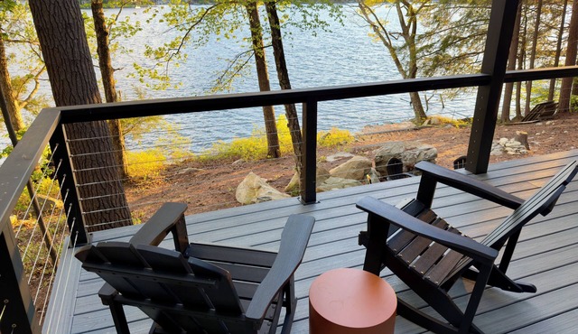 Modern Luxe Island Escape Boat Required Pets sleeps 6-8