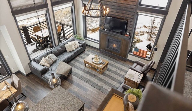 Modern Mountain Retreat