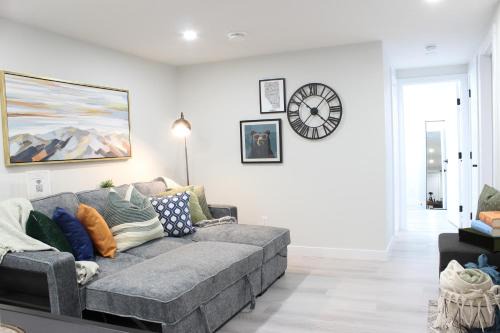 Modern One Bedroom Suite in Calgary