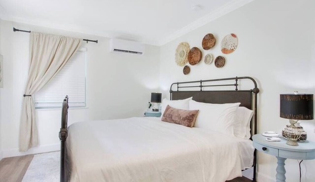 Modern Studio in Downtown Stuart #5