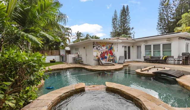 Modern Tropical Pool House North Miami w/Hot Tub