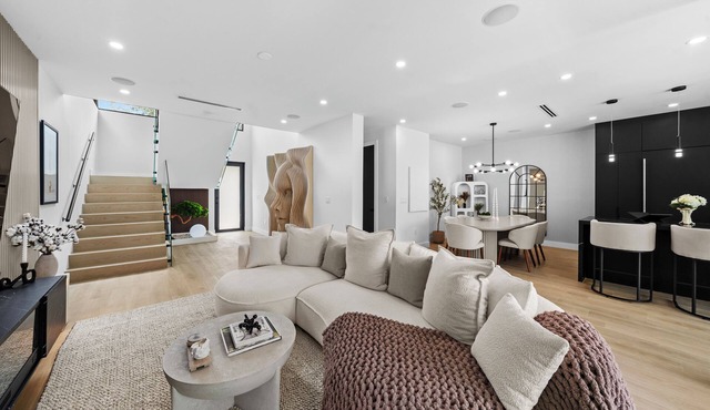 Modern Zen Oasis in Design District Sleeps 16