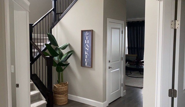 Mountain view suite in Harrison Highland