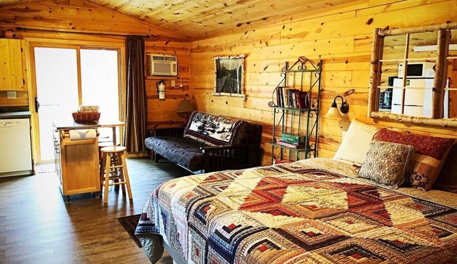 Mountain View Suite near Mount Rushmore in the Black Hills