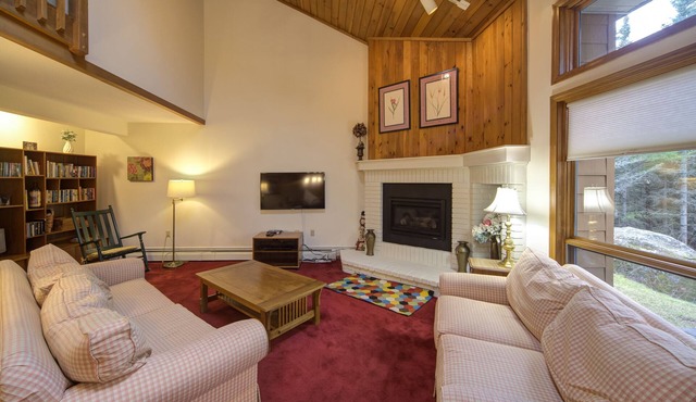 MW6 Cozy 2 bedroom 2.5 bath condo ideally located at the Bretton Woods Resort!