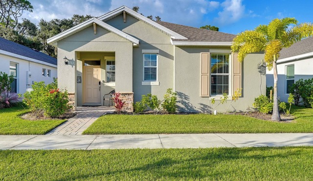 Near River & Parks: LaBelle Family Home w/Patio