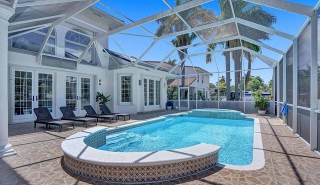 NEW! 6BR Elegant Hollywood Lakes Mansion w/Pool & Spa