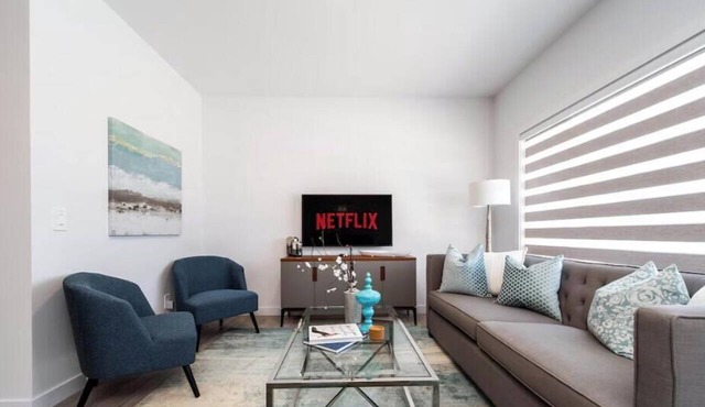 New - Chic Modern Home - King bed - Foosball - Sleeps 8!