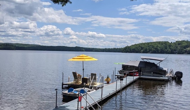 New for 2023 Magical Mirror Lake Home Dock For 20ft Boat Sleeps 9