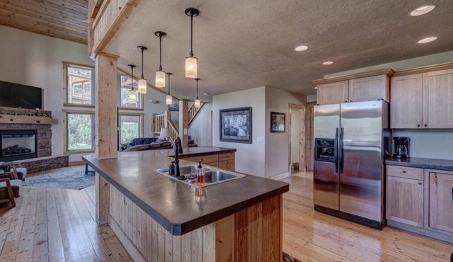 NEW LISTING! Homesteak 3 BR Chalet at Terry Peak with Outdoor Hot Tub - Sleeps 14 by RedAwning