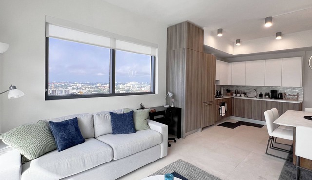 New Luxury 1/1 BR Apartment in Brickell with Parking