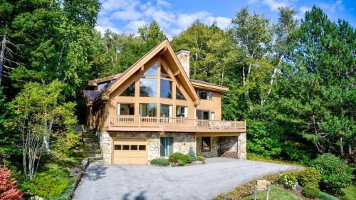 New Luxury Stratton Mountain Chalet