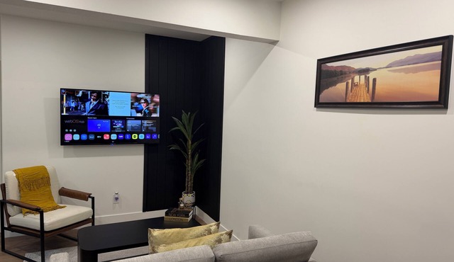 New | Quiet | Stylish 2BR Private Suite in Fenwyck