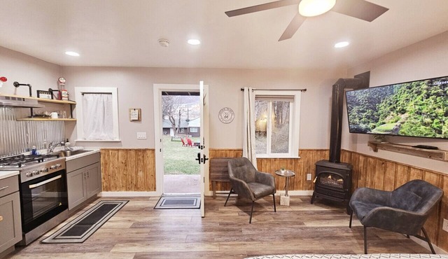 NEW! Remodeled Cozy Rustic-Luxury w/Kitchen #10