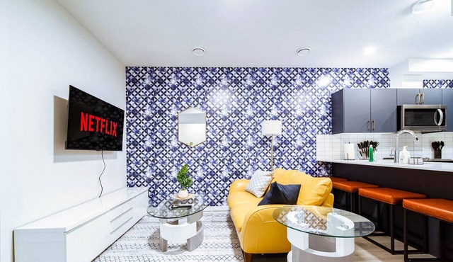 NEW-The Suite Life-2BD-King Bed-WEM & YEG Airport