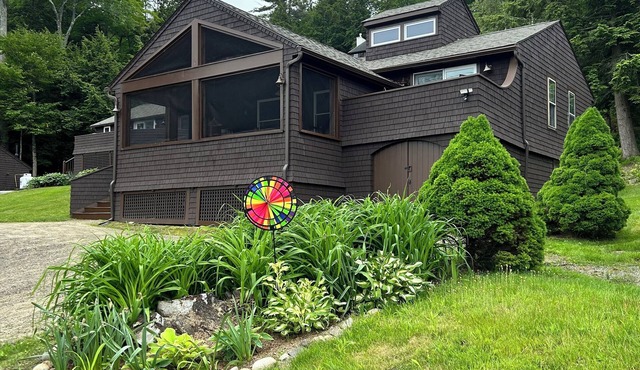 Newfound Lake Bristol, NH Lakefront Cottage