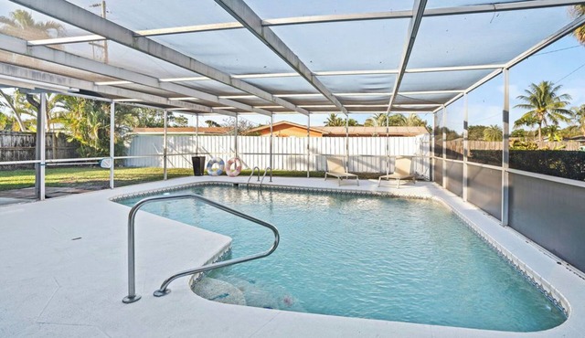 Newly Renovated Pool Home with Peloton!