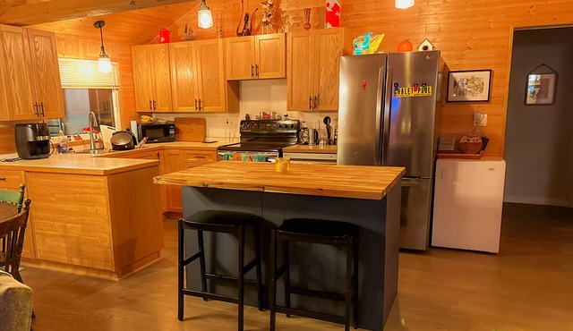 Newly Renovated 3BR+A-Frame Bunkhouse in Manitou