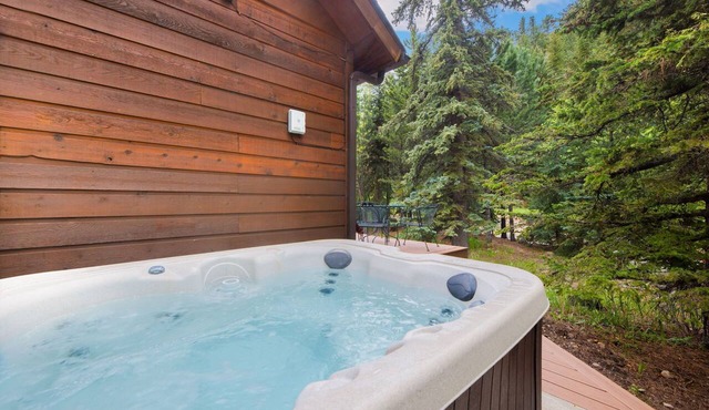 Newly Renovated | Private Hot Tub + Stunning River Views | Near RMNP