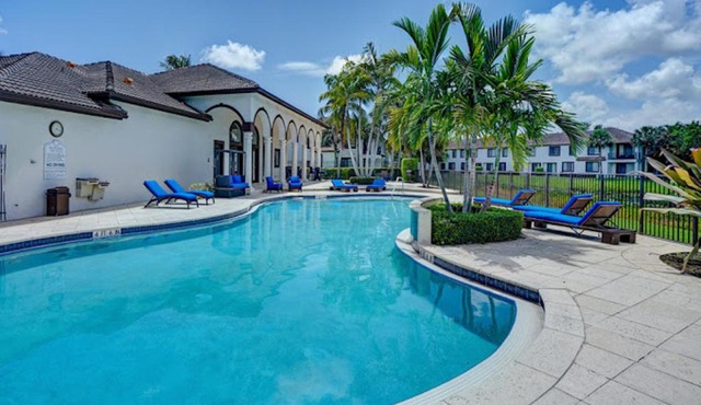 Newly renovated Townhome with King bed