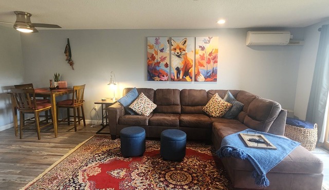 Nordic Village| Sleeps 8| Mtn Views| Mins to Hiking & Tax-free Shopping