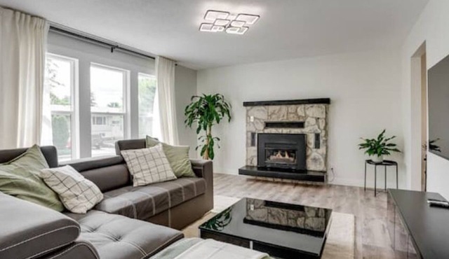North Okanagan Jewel with hot tub