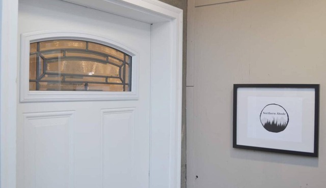 Northern Abode - Modern 2 Bedroom Suite Downtown ★
