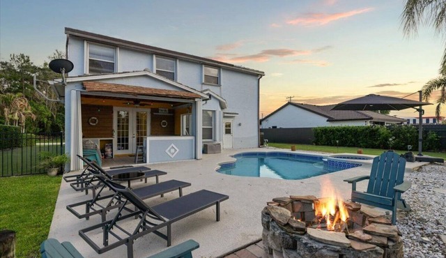 Ocean access with boat dock 4 bedroom 3 bathroom beautiful Pool home with Spa.