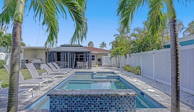 Ocean Breeze Villa 🏝️ 5 Minute Walk to Beach