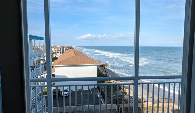 Oceanfront 2BR with Breathtaking Views next to Patrick SFB, Satellite Beach