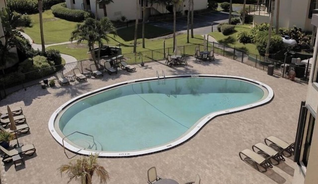 Oceanfront condo With private pool with view