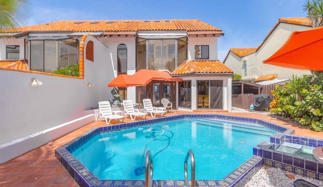 Oceanfront elegance in spacious 5-bedroom house with private pool