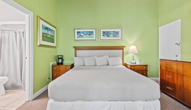 Oceanfront Inn, Standard Room, King Bed, Town View, #11