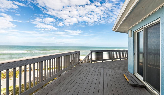 Oceanfront Penthouse Apartment-Twinzer