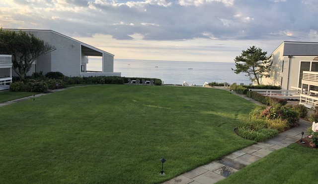 Oceanview, beachfront 3 bedroom- amazing place at Cape Cod