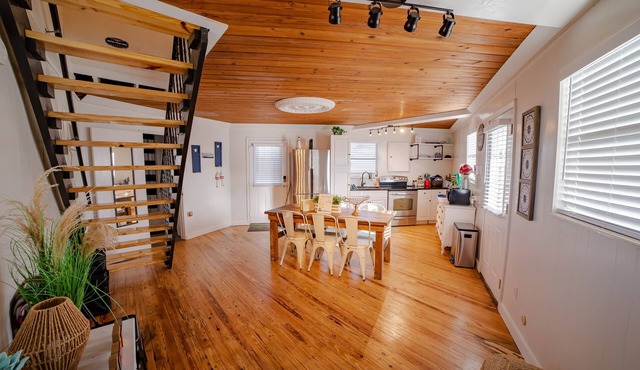 On Channel To Lake, 3 Boat Slips, Pet Friendly, WiFi, near okeetantee.