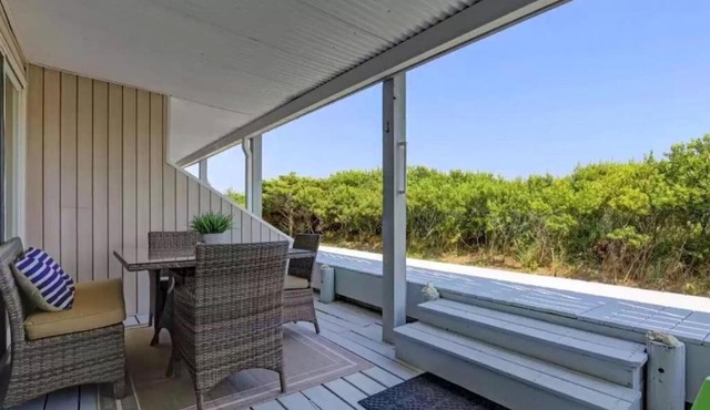 ON THE SAND BEACHFRONT Condo with PARKING
