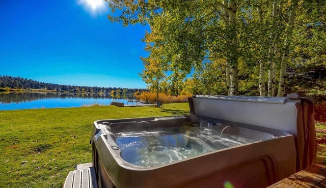 Pagosa Lakefront Home w/Hot Tub, A/C, & Canoe!