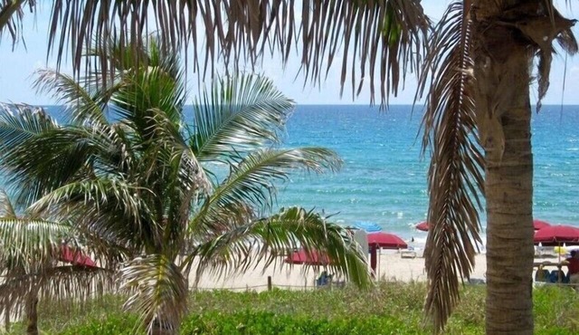 Palm Beach Marriott Resort Spa 2 bd/2ba On Beach Great Ocean View Now Available