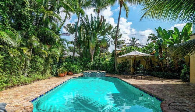 Palm Beach Mediterranean Pool Villa - Restored - Elegant - Historical
