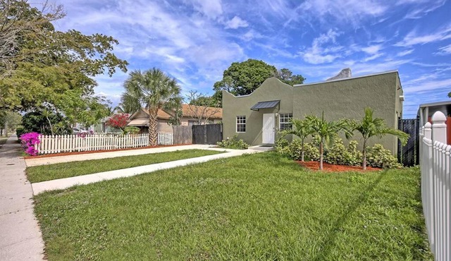 Palm Wave Says - Quiet House in Best Area
