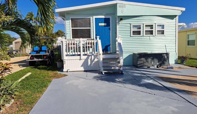 Paradise Beachside Cottage on Jensen Beach