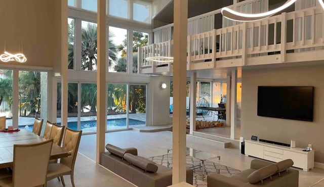 Paradise On The Lake 15-20mins from the beaches & FLL airport